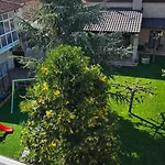 Villa Garden's House Pozar In *