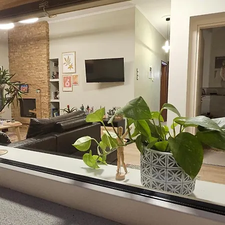Villa Garden's House Pozar In *