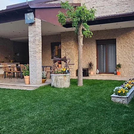 Garden's House Pozar In Villa Aridaía