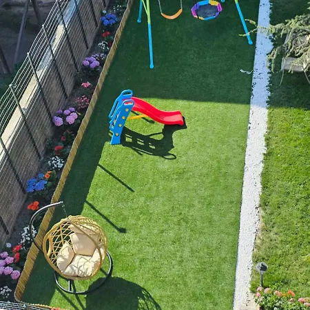 Garden's House Pozar In Вилла Аридая