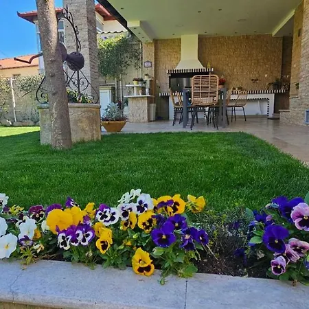 Garden's House Pozar In Villa Aridaía