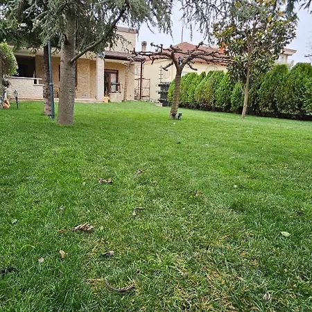Villa Garden's House Pozar In