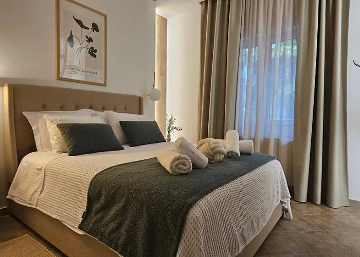 Garden's House Pozar In