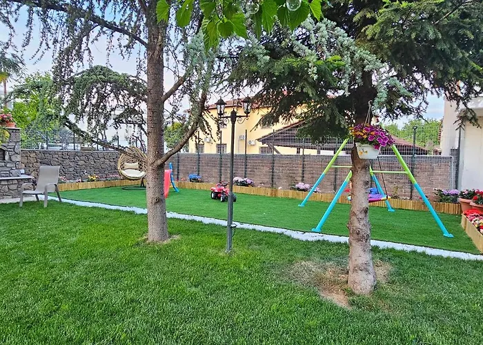 Βίλα Garden's House Pozar In *