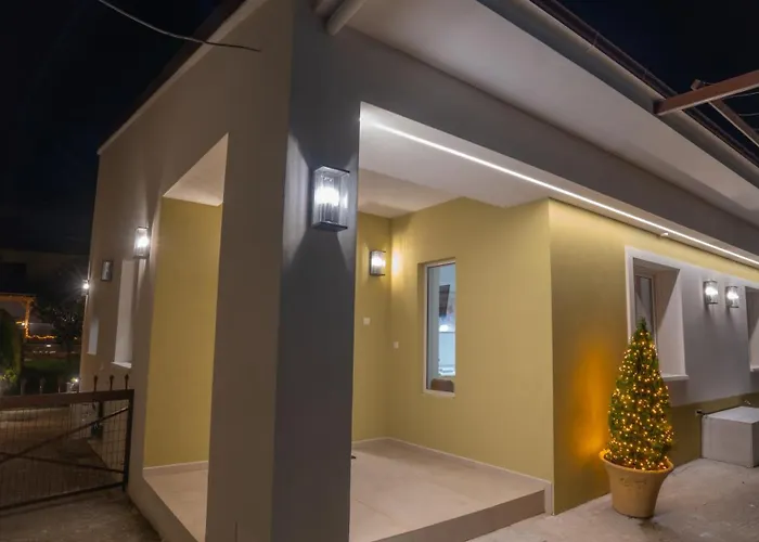 Garden's House Pozar In